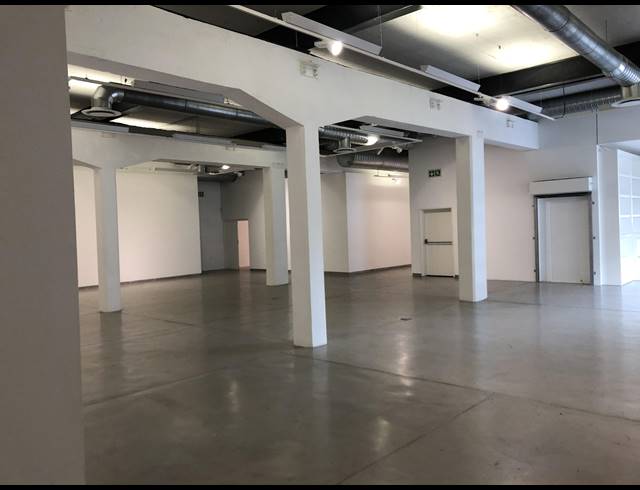 900M² BUILDING TO LET IN CAPE TOWN CITY CENTRE